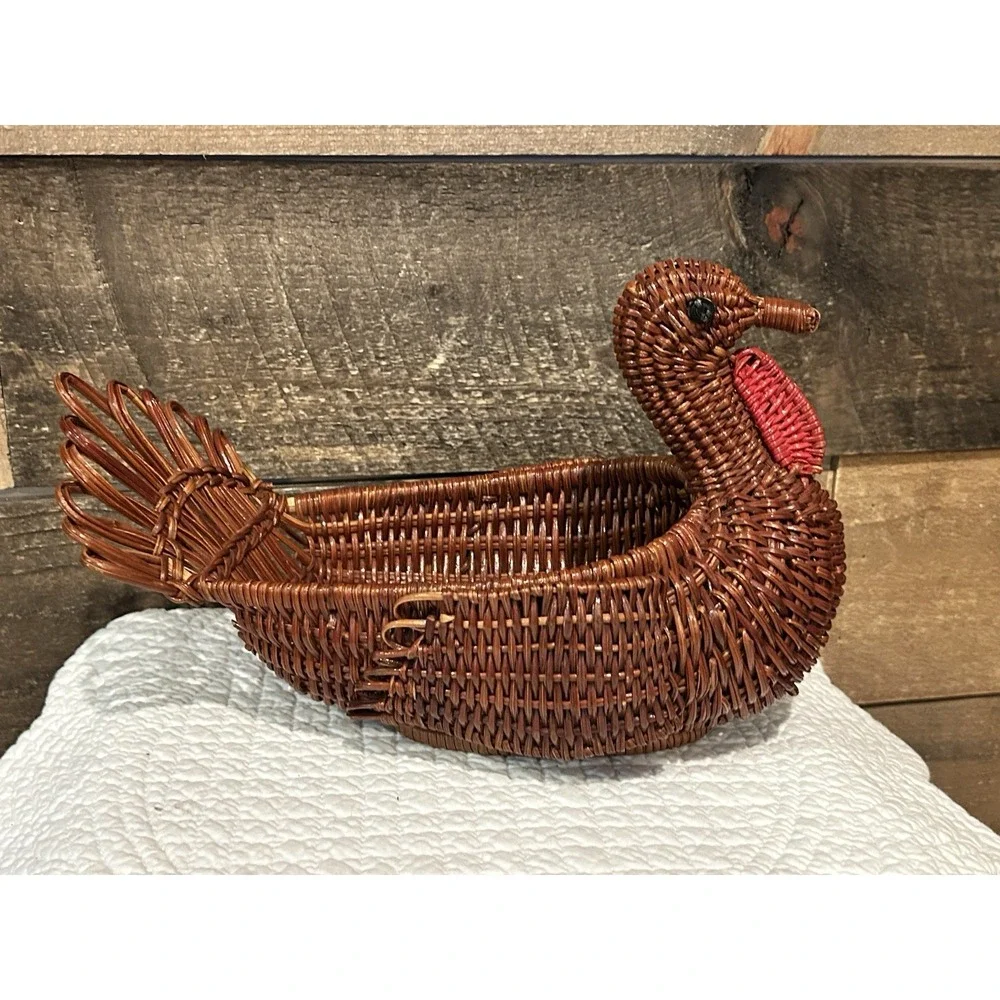 Vtg Woven Wicker Rattan Thanksgiving Turkey Basket Fall Centerpiece Brown Holidy
